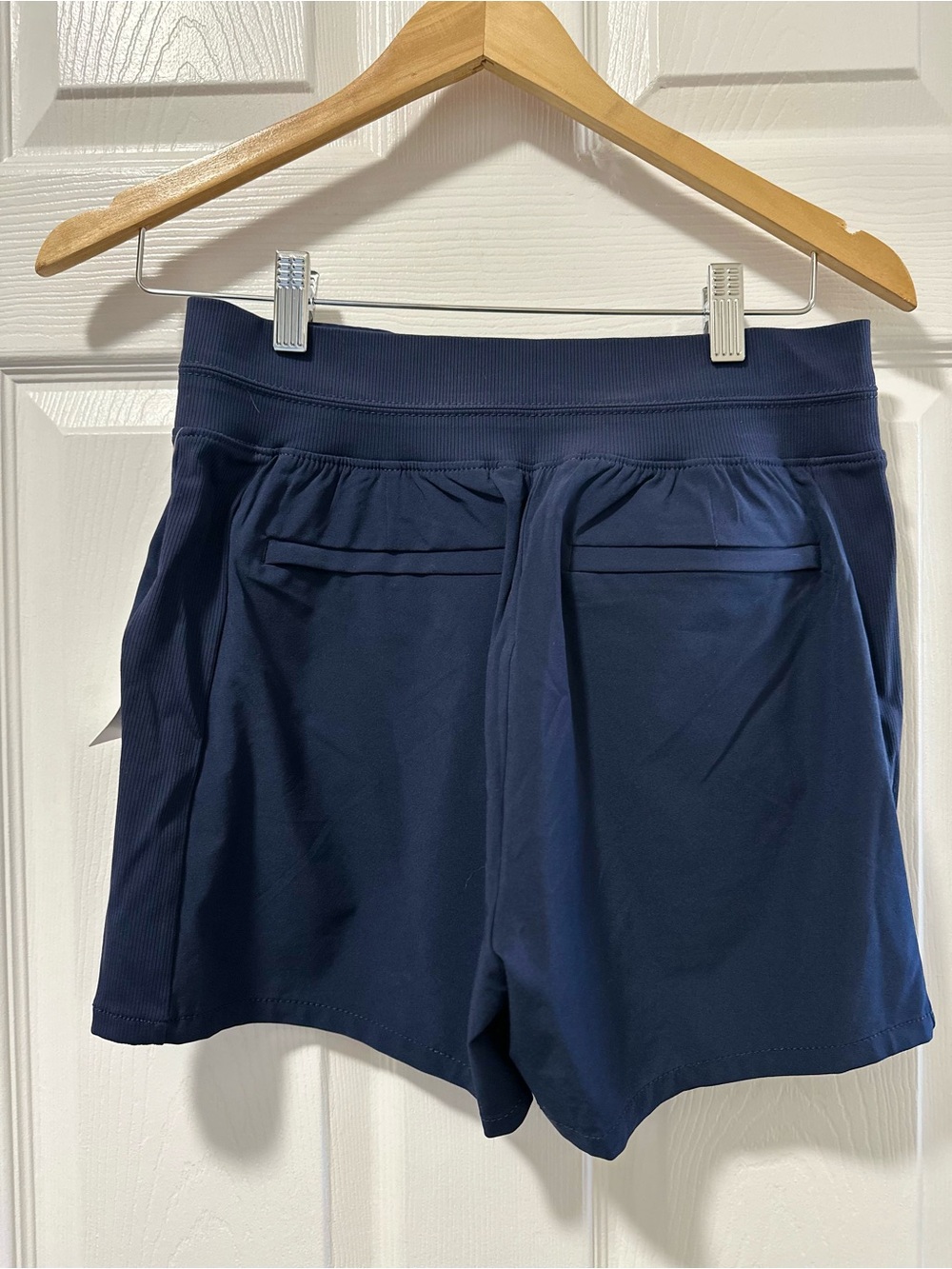 Athleta Brooklyn Short Navy Featherweight Stretch Travel Shorts NWT 4 - Picture 5 of 6